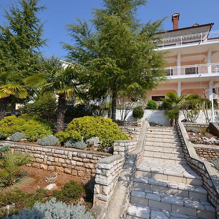 Apartments Slavica ラバック エクステリア 写真
