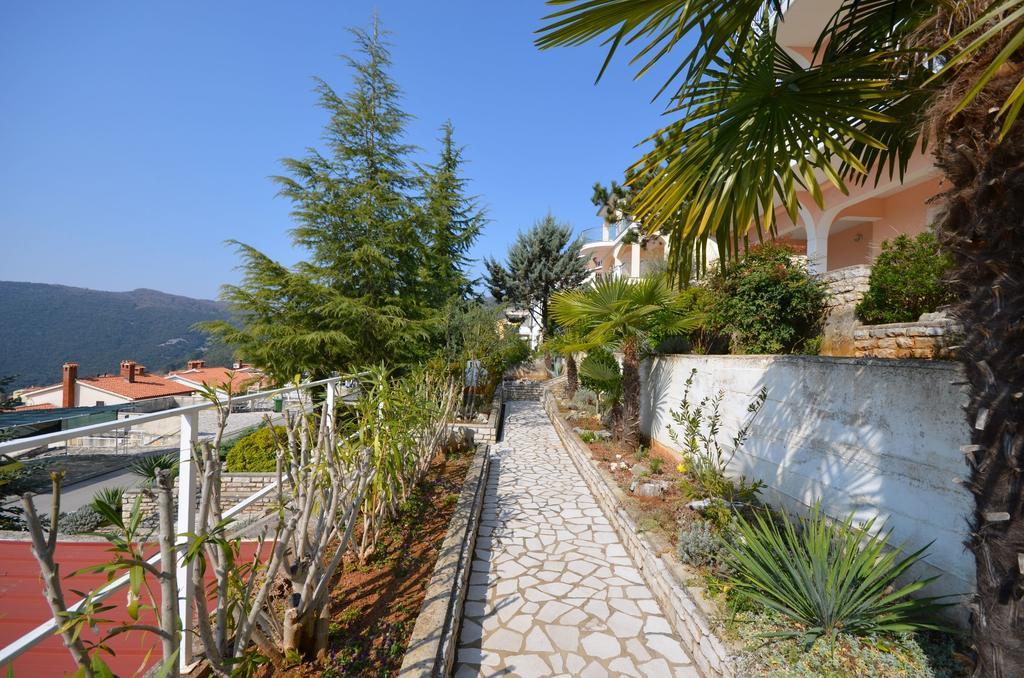Apartments Slavica ラバック エクステリア 写真