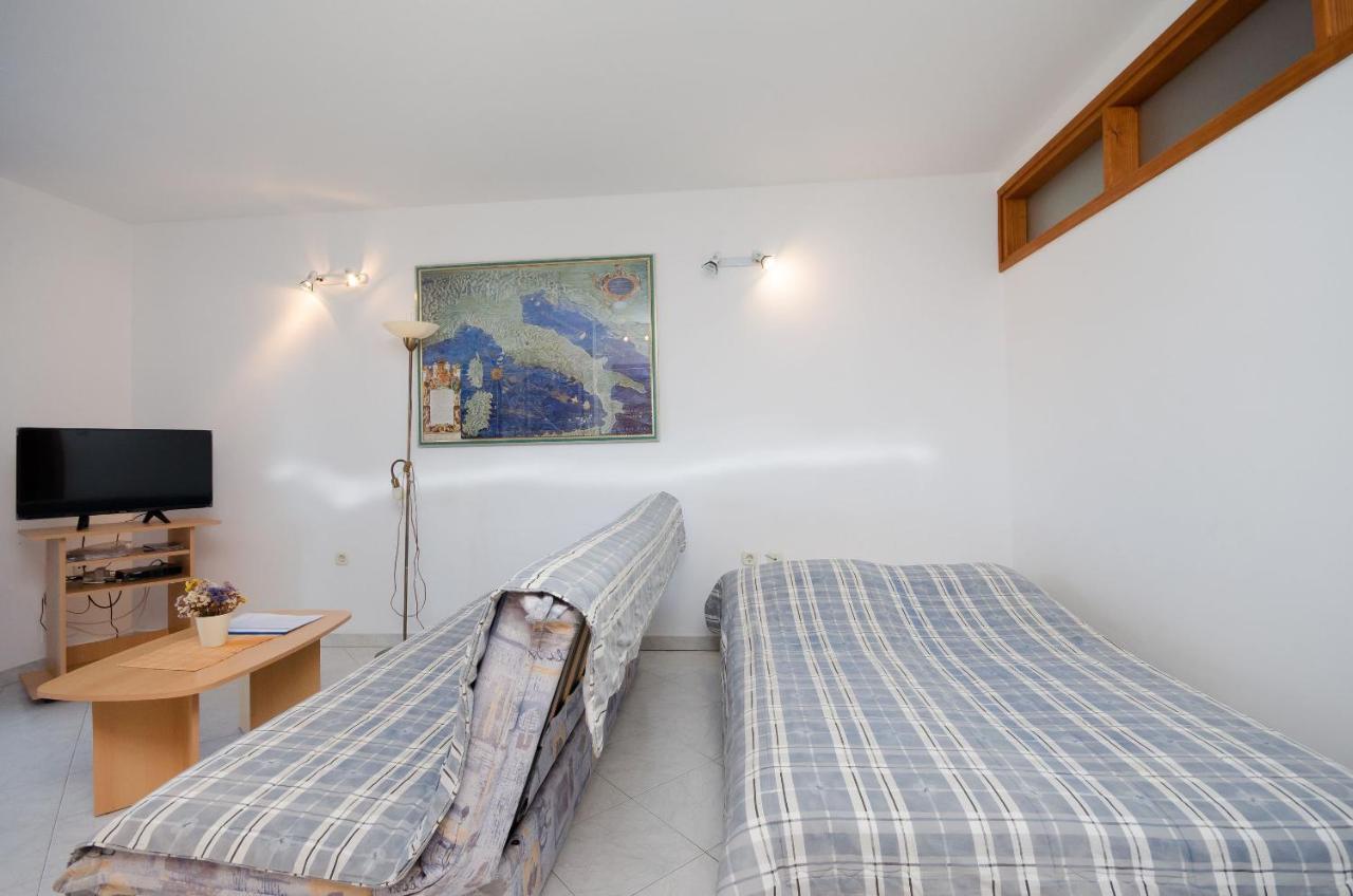 Apartments Slavica ラバック エクステリア 写真