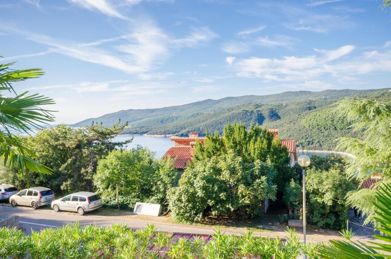 Apartments Slavica ラバック エクステリア 写真